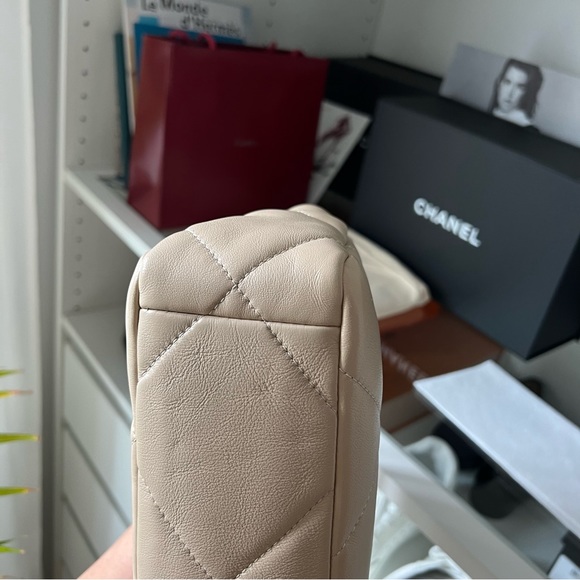 EUC CHANEL 19 Flap Bag Beige Small/Medium Lambskin Leather Full Set - Picture 11 of 12